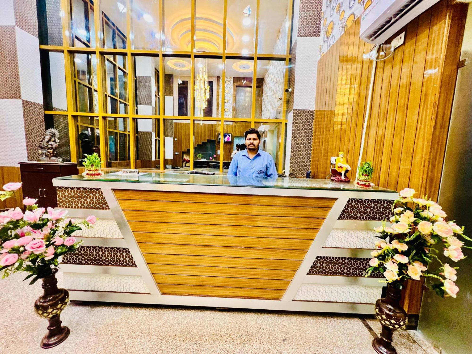 Hotel Ramawati Near Ganga Ghat 哈里瓦 外观 照片