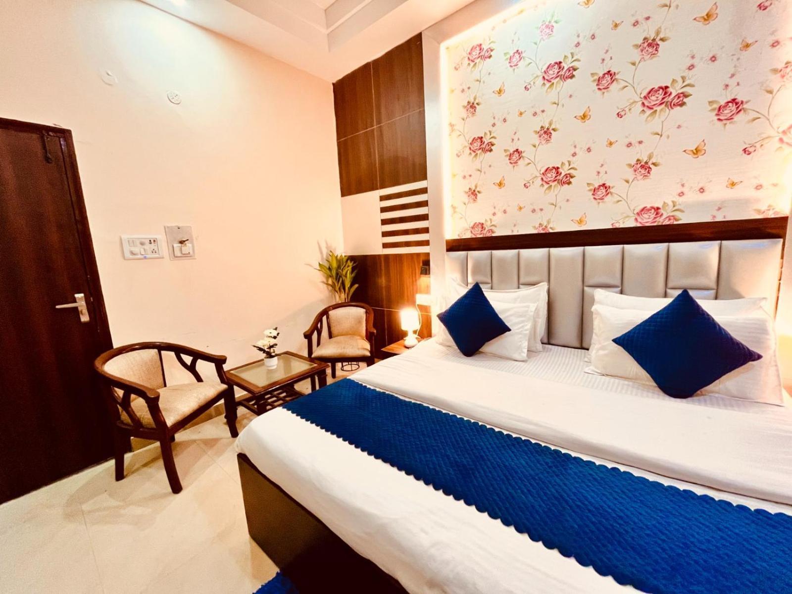 Hotel Ramawati Near Ganga Ghat 哈里瓦 外观 照片