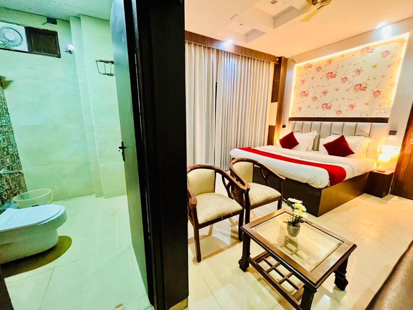 Hotel Ramawati Near Ganga Ghat 哈里瓦 外观 照片