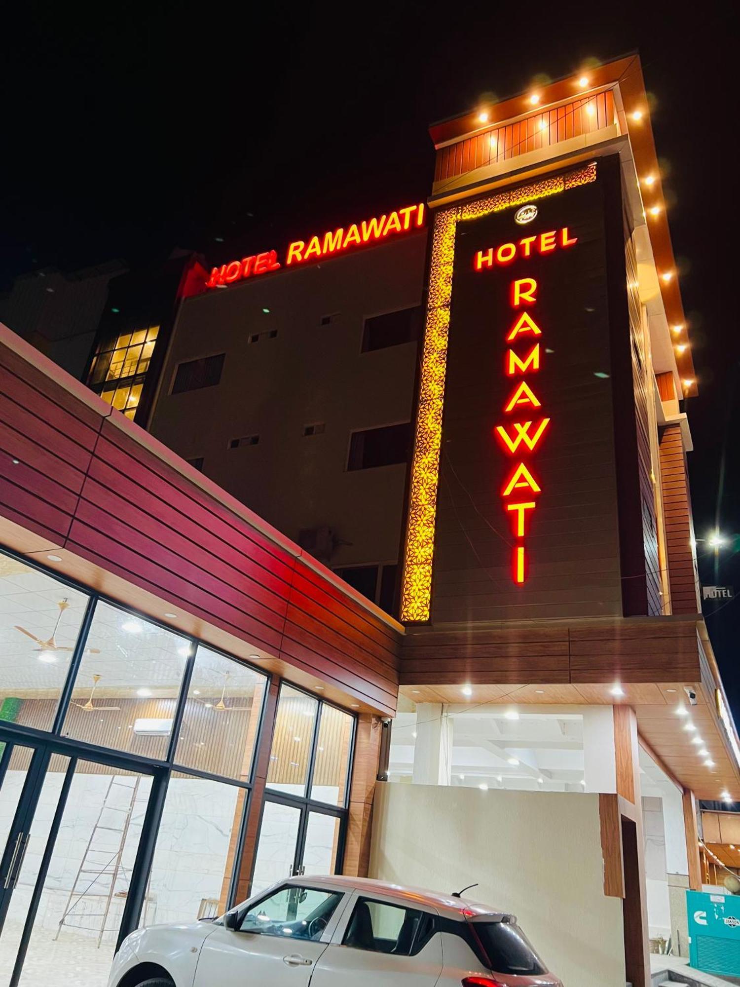 Hotel Ramawati Near Ganga Ghat 哈里瓦 外观 照片